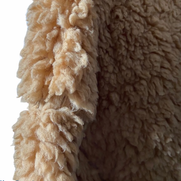 H&M | Faux Sherpa Sweater | Tan | Size Large - Picture 5 of 5